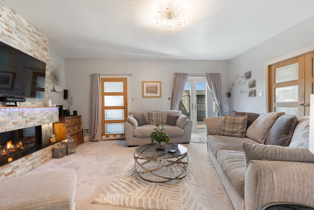 Additional image 6 of 2 bed flat for saleMain Street, Jamestown G83