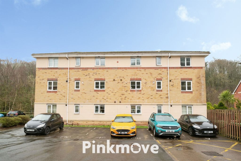 2 bed flat for saleCoed Celynen Drive, Abercarn, Newport NP11