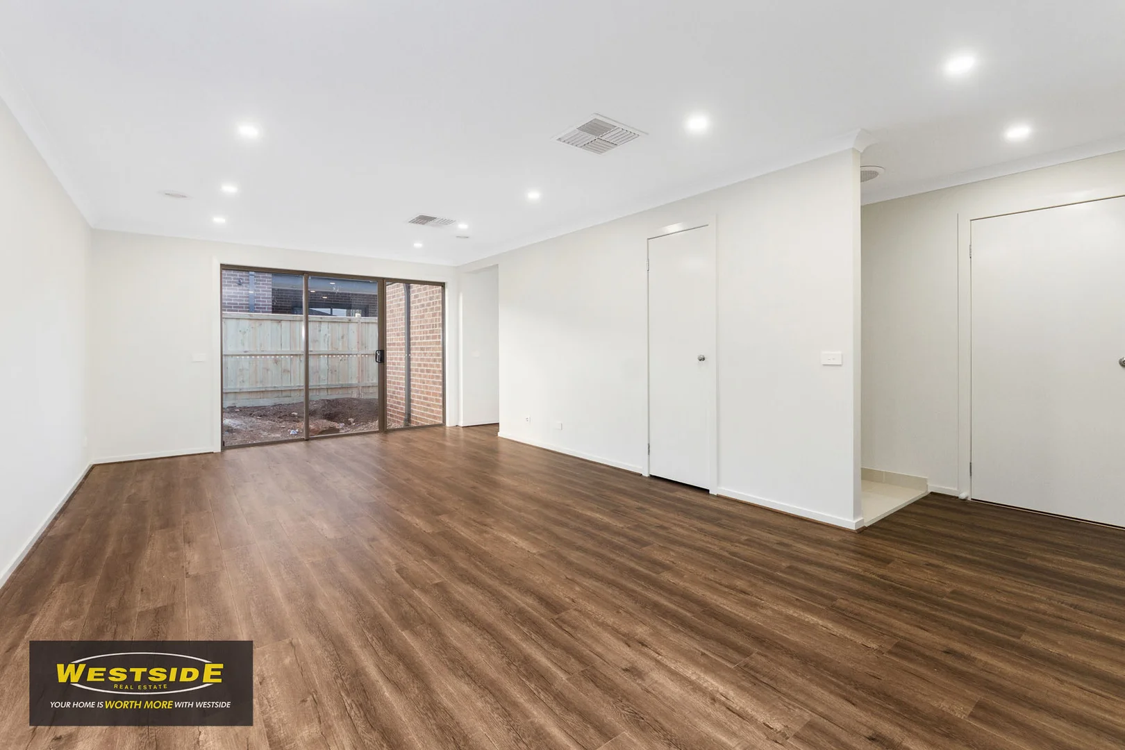 14 Bobby Drive, Tarneit VIC 3029 photo 3