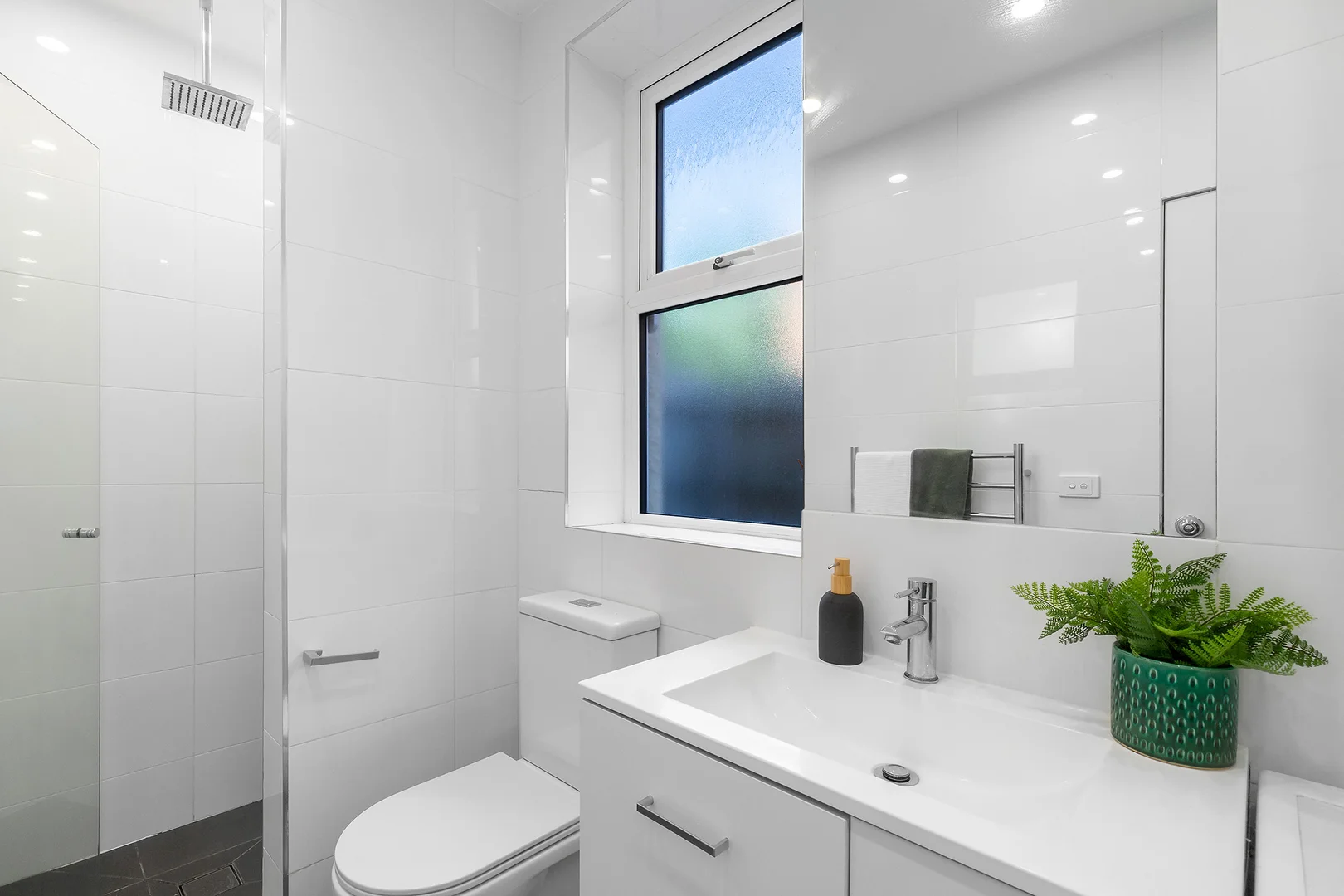 Additional image 6 of 10/16-17 Marine Parade, St Kilda VIC 3182