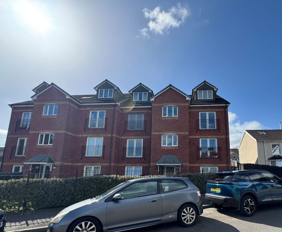 2 bed flat for saleHall Street, Blackwood NP12