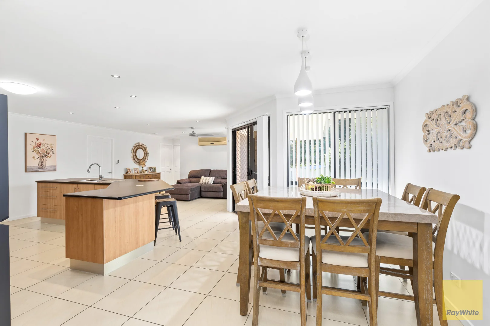 11 Chandon Court, Emerald QLD 4720 photo 3