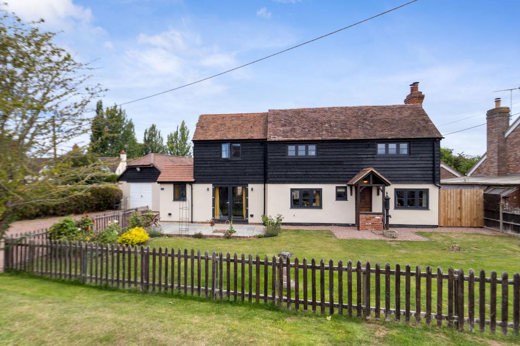 3 bed detached house for saleGrove Crescent, Upton-Upon-Severn, Worcester WR8