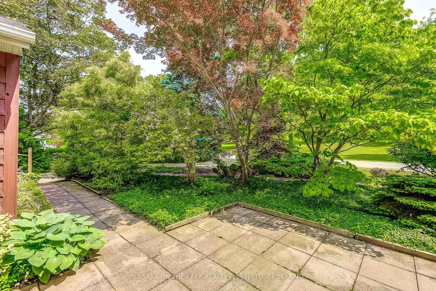 8 Clarence Street photo 4