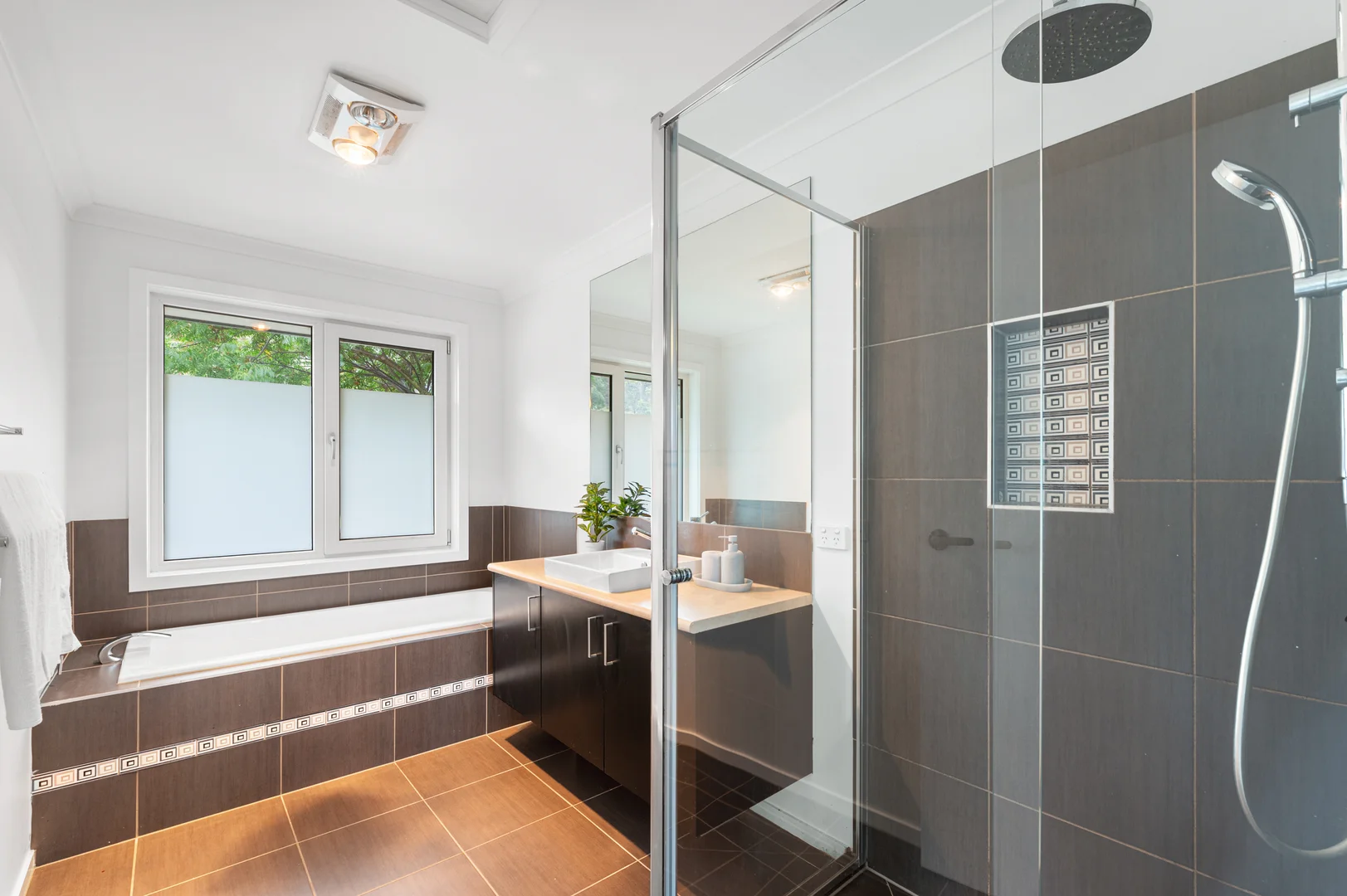 Additional image 20 of 27 Highpoint Drive, South Morang VIC 3752