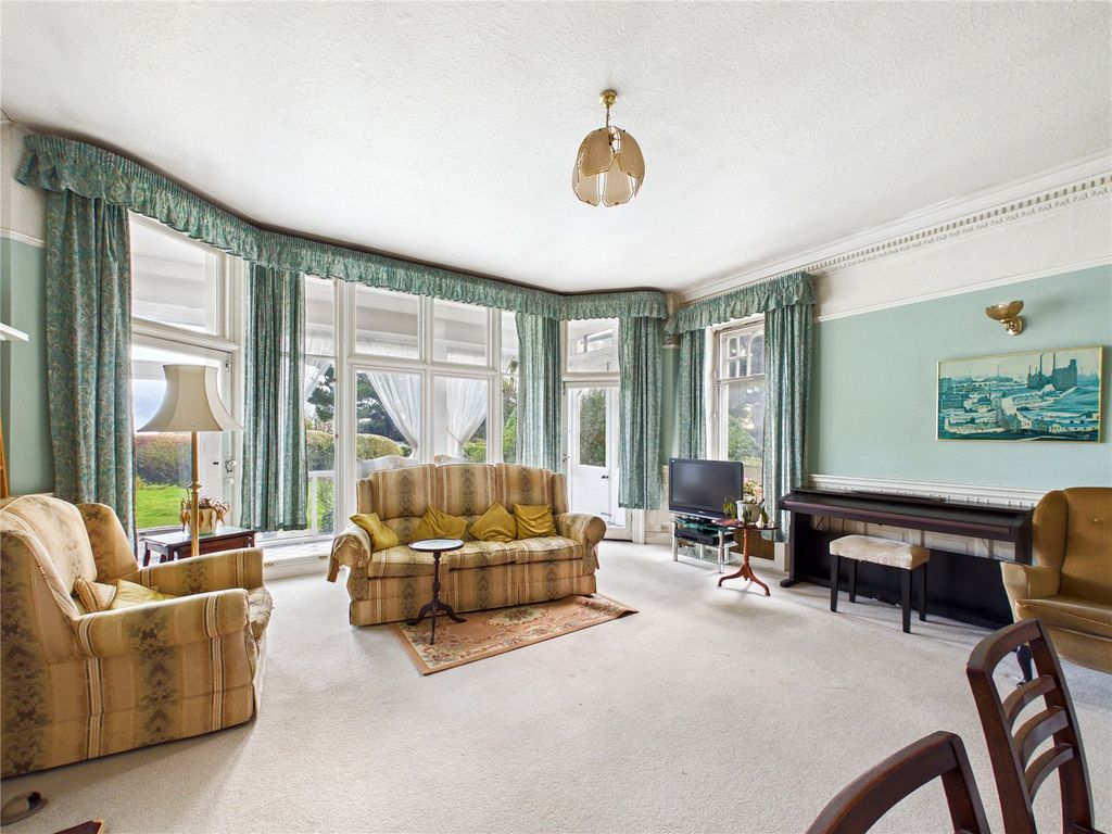 Additional image 3 of 3 bed flat for saleHamilton Gardens, Felixstowe, Suffolk IP11