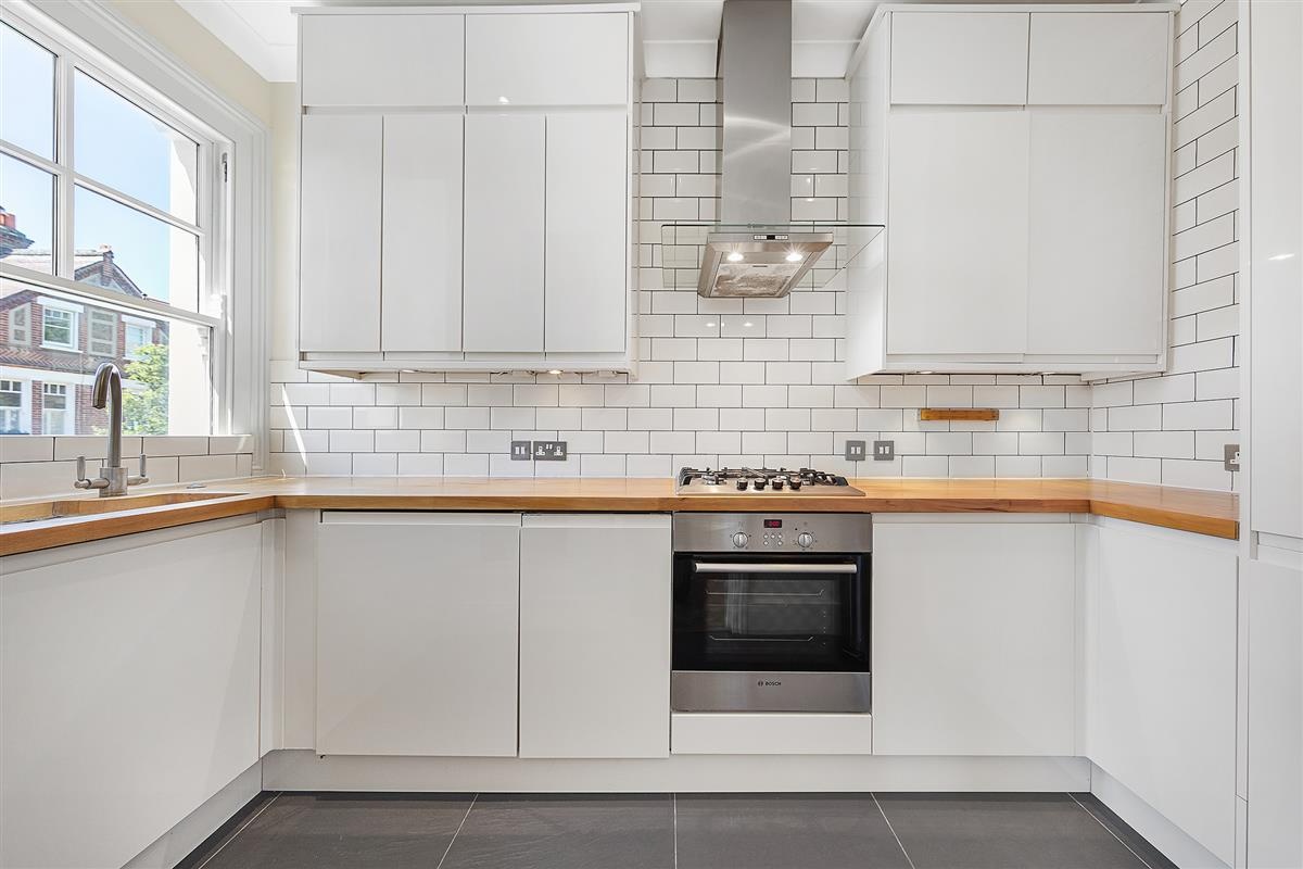 2 Bed Flat, Cautley Avenue, SW4, N1 7GU photo 2