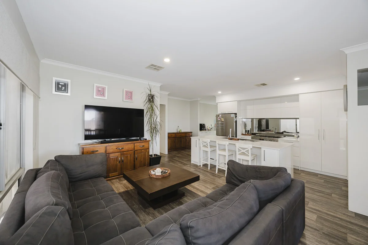 8 Bewick Avenue, Yanchep WA 6035 photo 5