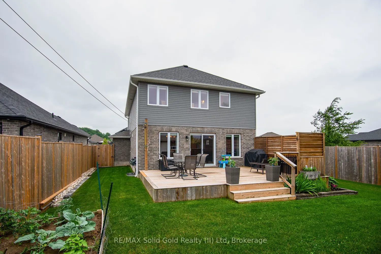 102 Forbes Crescent photo 3