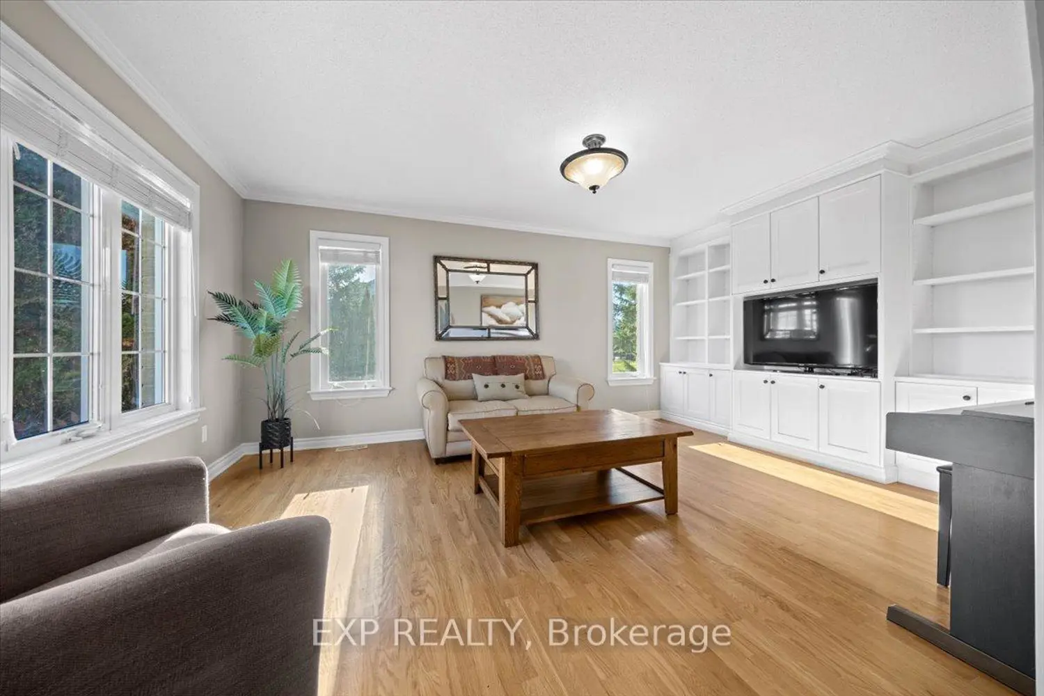 1346 Fox Valley Road photo 3