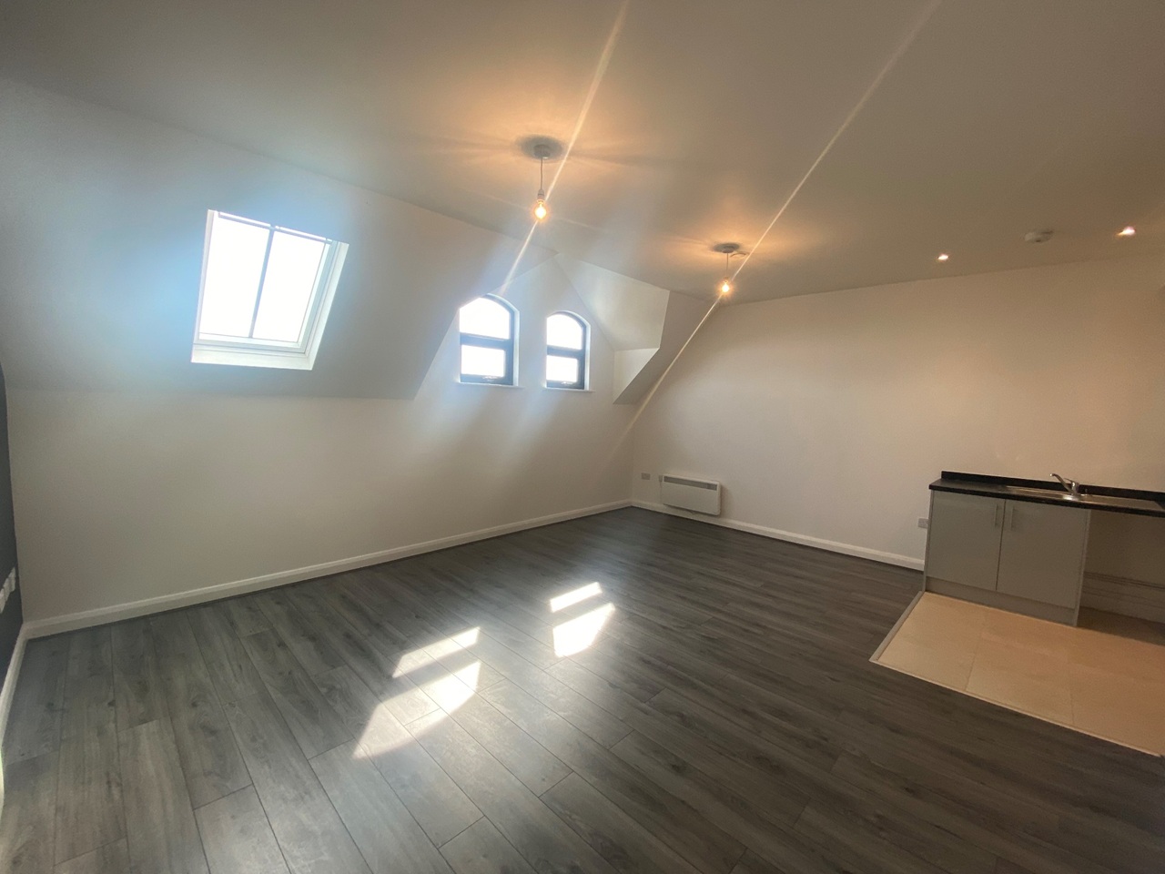 2 Bed Flat, Queens Terrace, M7, N1 7GU photo 2