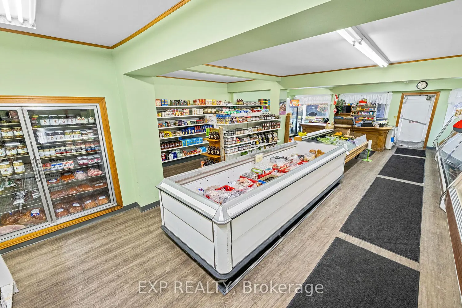 28 Buckingham Avenue photo 5