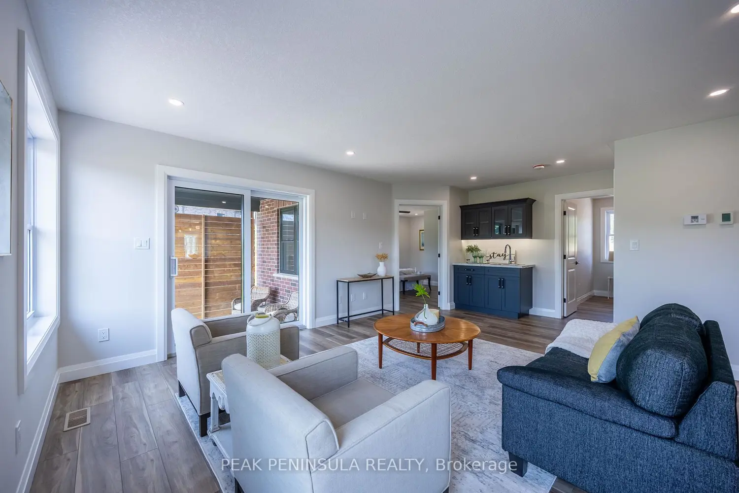 71 Hunter Drive photo 3