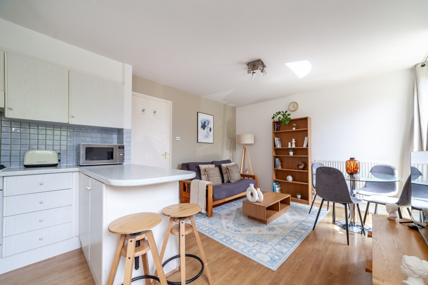 1 Bed Flat, Discovery Walk, E1W, N1 7GU photo 5