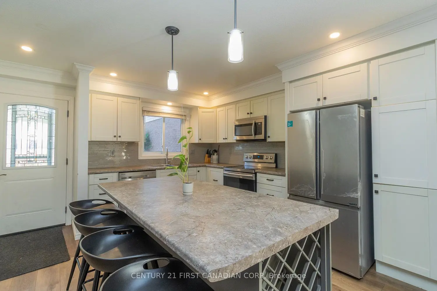 230 Clarke Road 66 photo 2