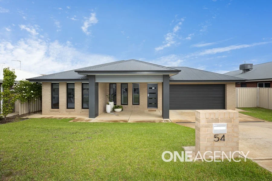 54 PARADISE DRIVE, Gobbagombalin NSW 2650