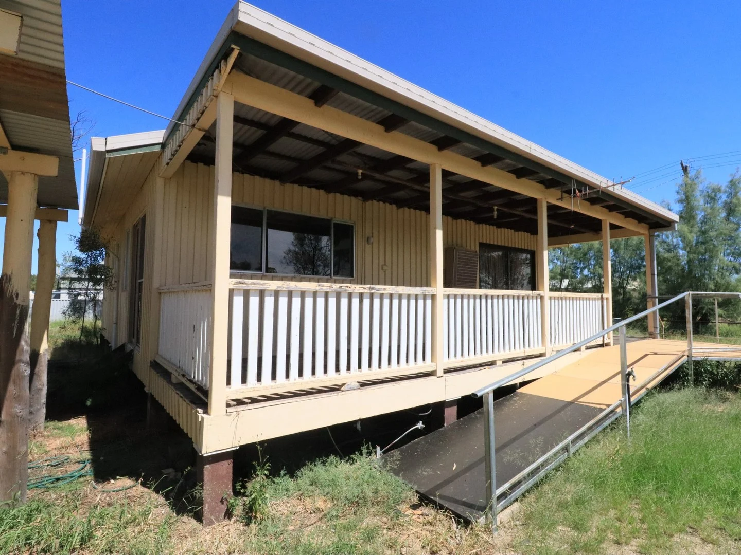 18 Flinders Street, Yuleba QLD 4427