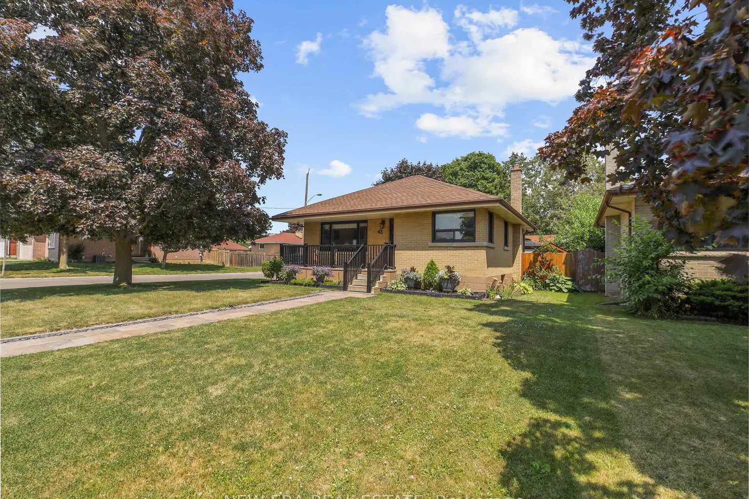 43 Rowanwood Avenue photo 2