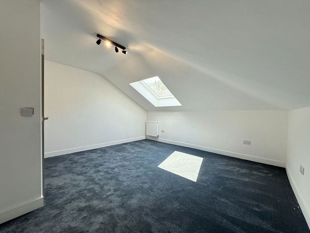 Additional image 8 of 2 bed flat for saleEdith Walk, Great Malvern, Worcestershire WR14