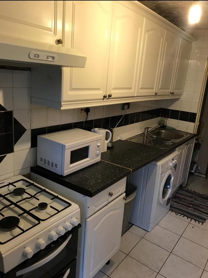 Room in a Shared House, Clark St, E1, N1 7GU photo 3