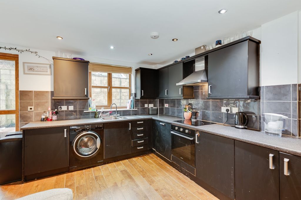 2 bed flat for saleWalkley Lane, Walkley S6 photo 5