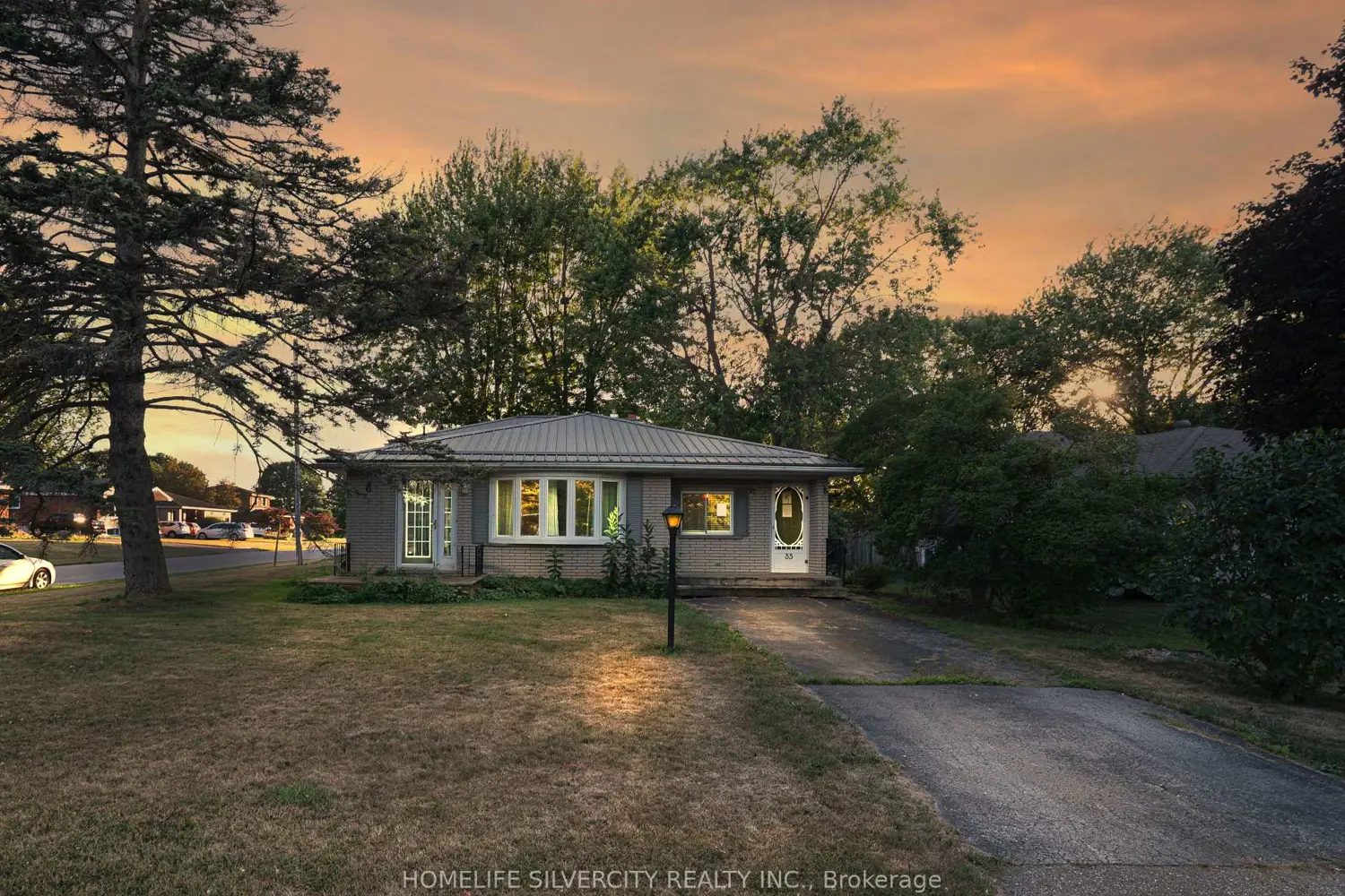 35 Lynn Park Avenue