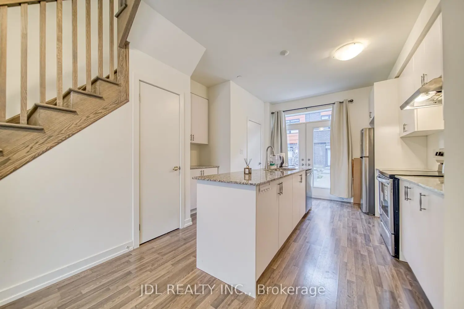 370 D Red Maple Road 118 photo 5