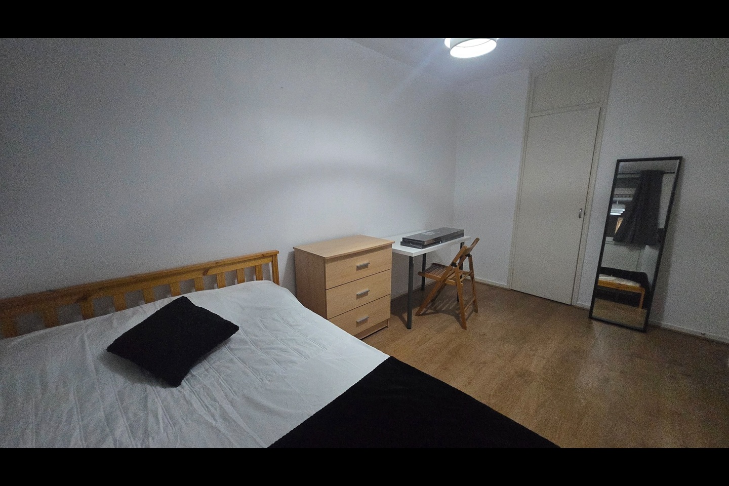 Room in a Shared House, Globe Road, E1, N1 7GU photo 2