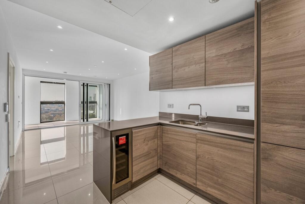 2 Bed Flat, Conquest Tower, SE1, N1 7GU photo 2