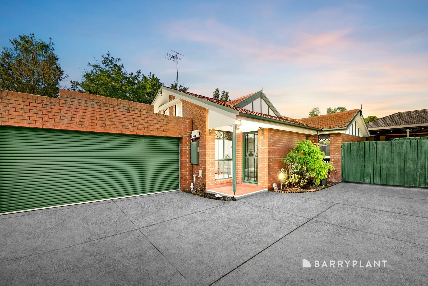 5 Eccles Close, Mill Park VIC 3082