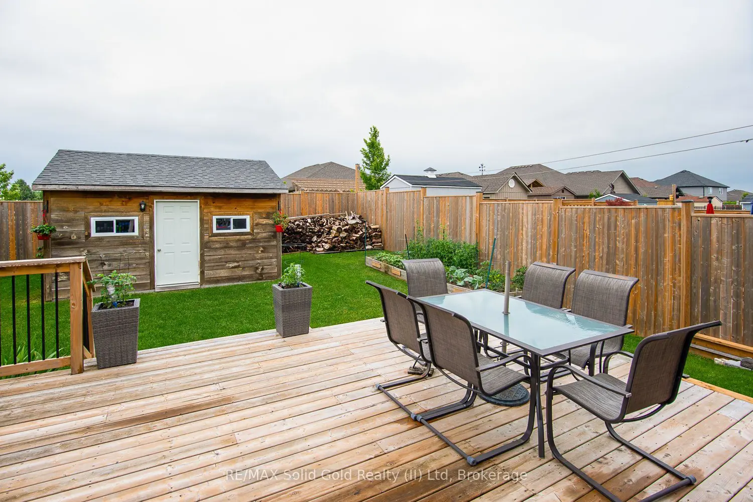 102 Forbes Crescent photo 2