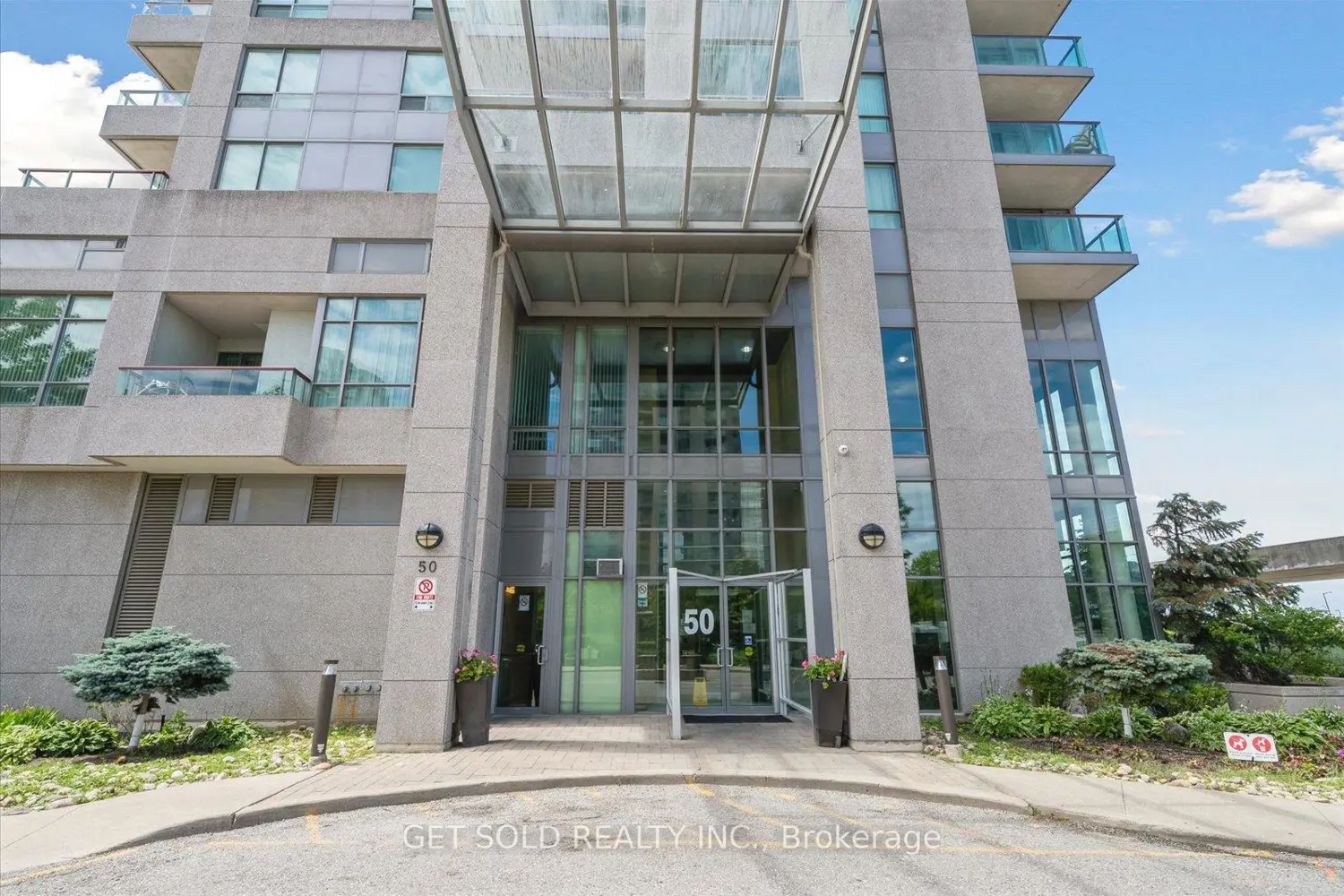 50 Brian Harrison Way 2903 photo 2