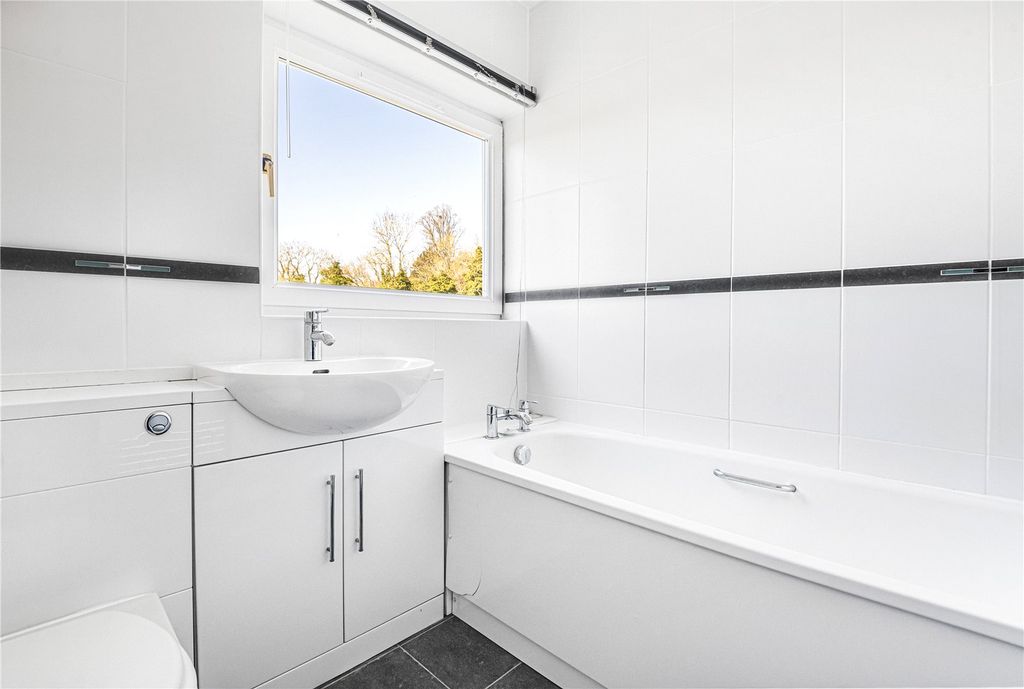 Additional image 11 of 3 bed flat for saleMarsh Mills, Wargrave Road, Henley-On-Thames, Oxfordshire RG9