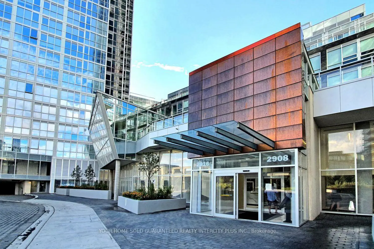 2916 Highway 7 Avenue 3308