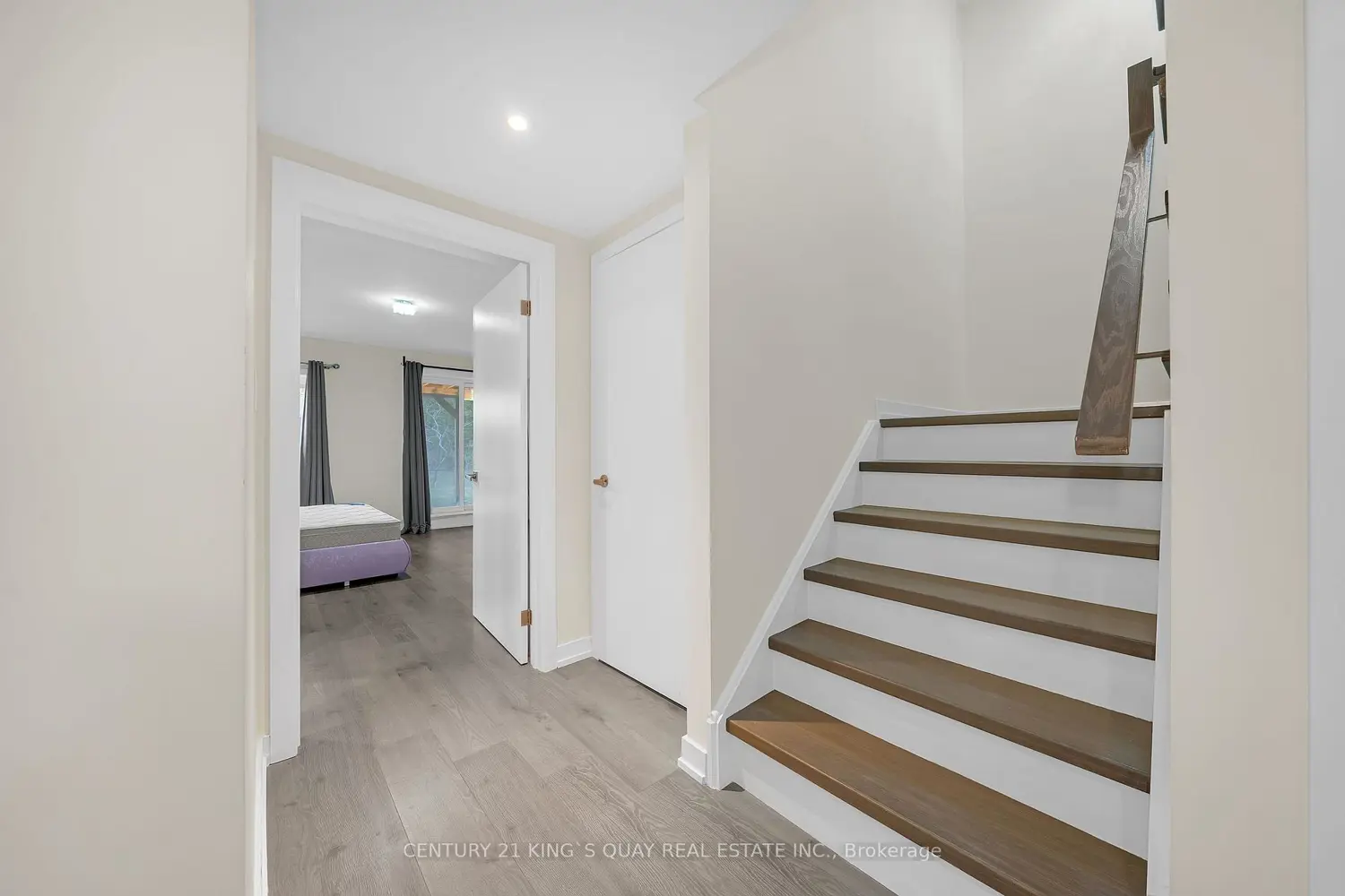 250 Finch Avenue 33 photo 5