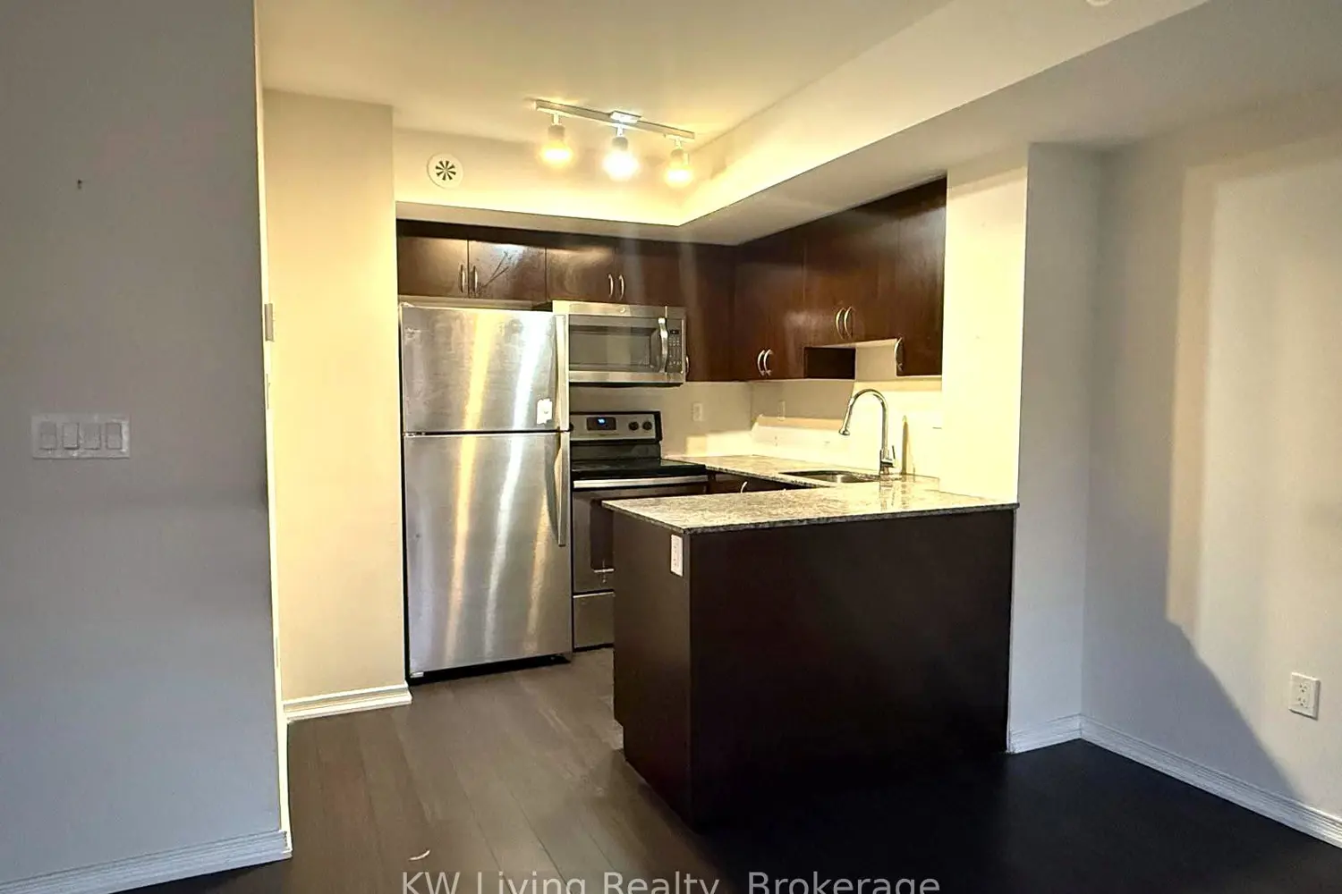 1070 Progress Avenue 304 photo 2