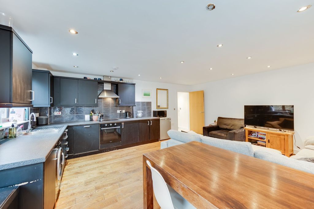 2 bed flat for saleWalkley Lane, Walkley S6 photo 4