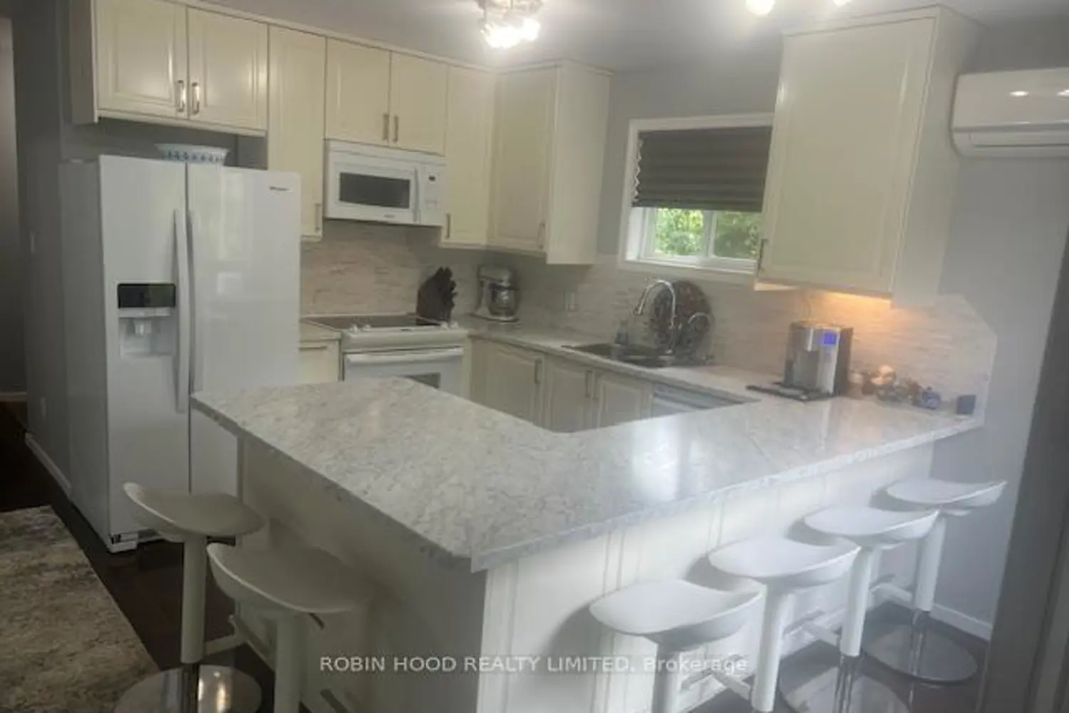408 Oldroyd Drive photo 3