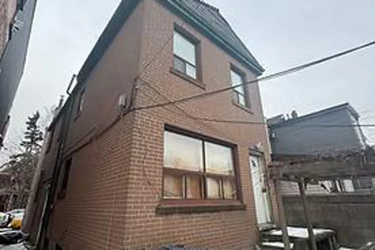 975 Dovercourt Road
