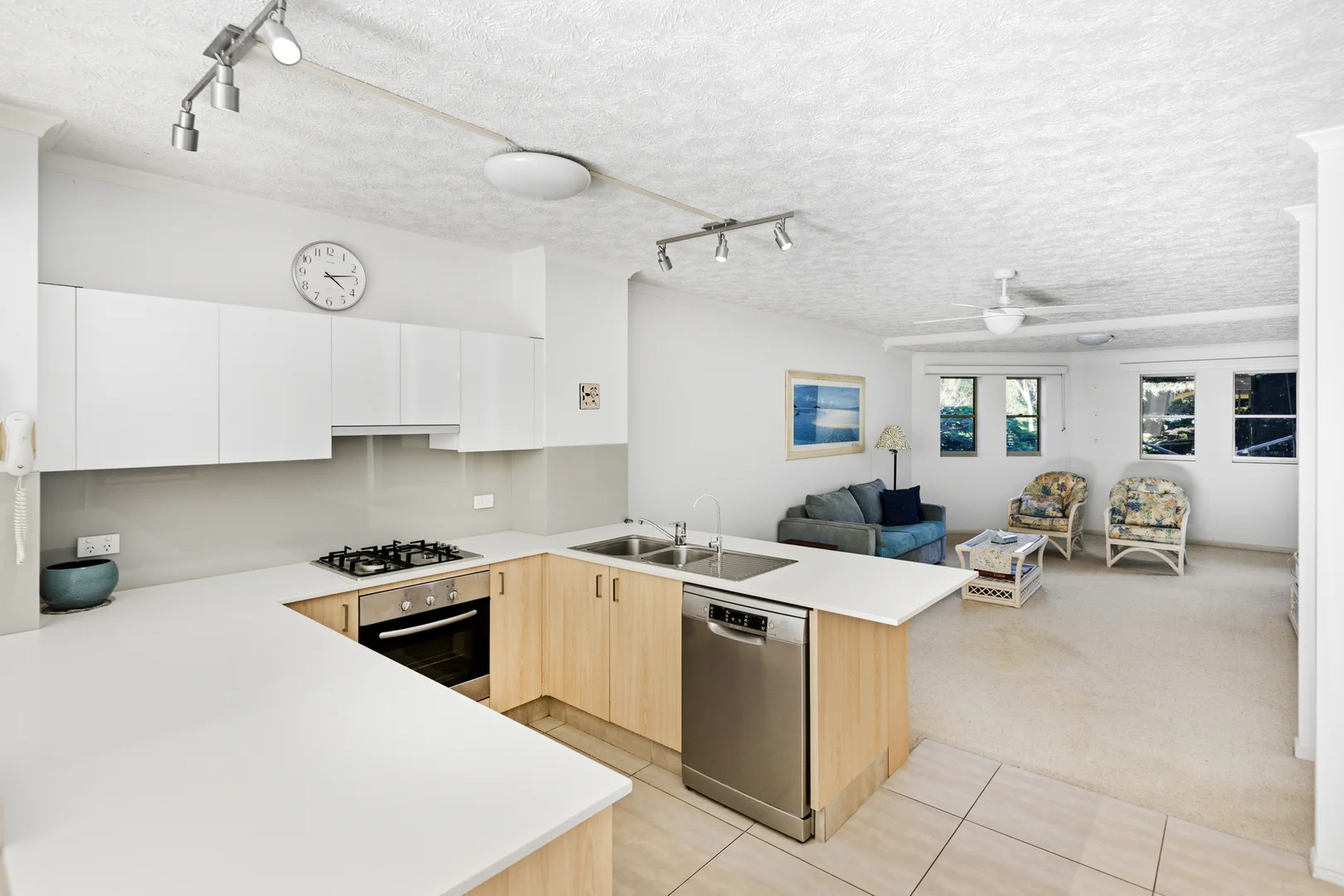 Additional image 2 of 5/4 Park Ave, Burleigh Heads QLD 4220