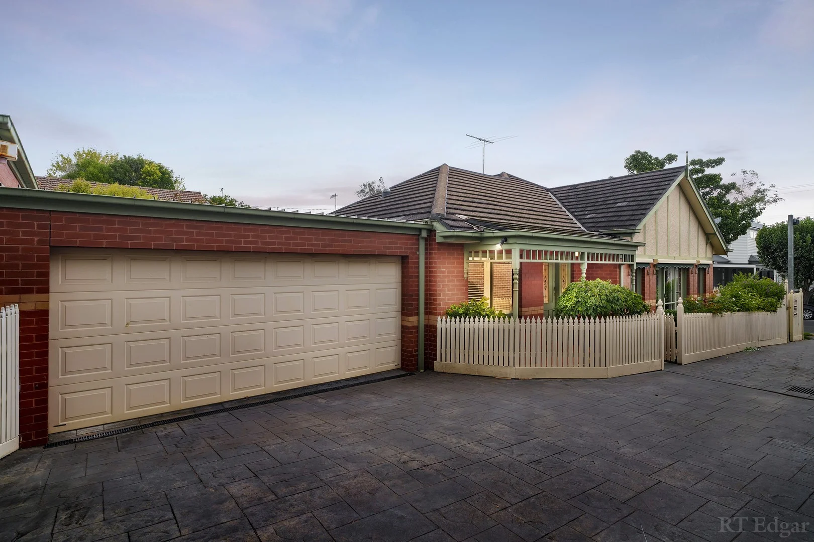 1/16 Edgevale Road, Kew VIC 3101