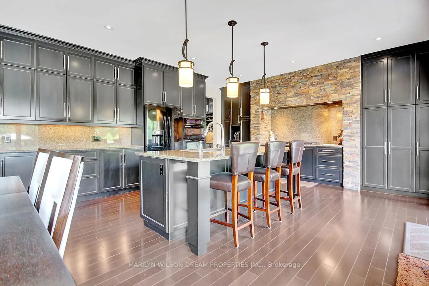 Additional image 5 of 1419 Balmoral Drive