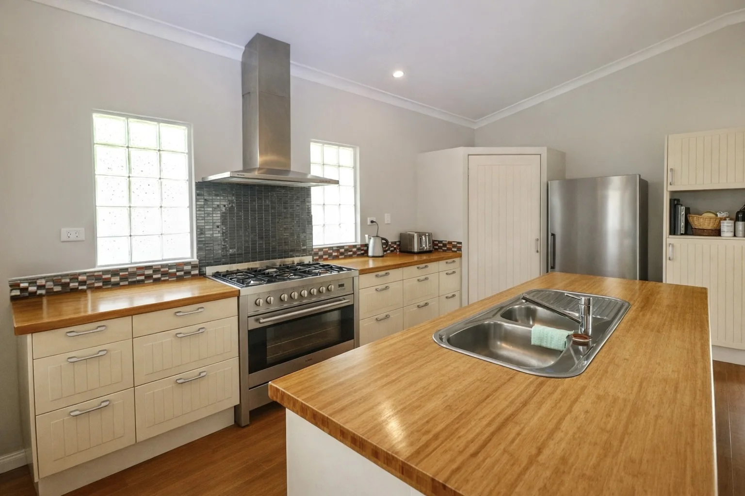 305 Mount Gardiner Road, Bemerside QLD 4850 photo 3