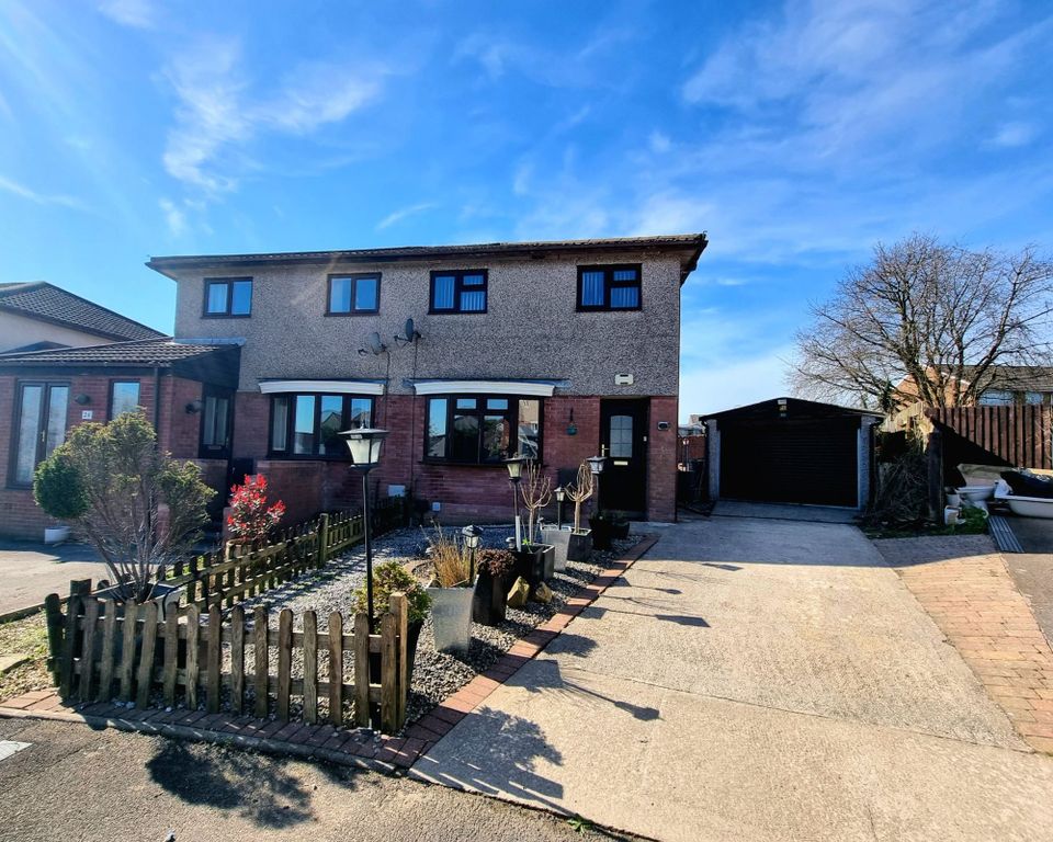 3 bed semi-detached house for saleAshbrook, Brackla CF31