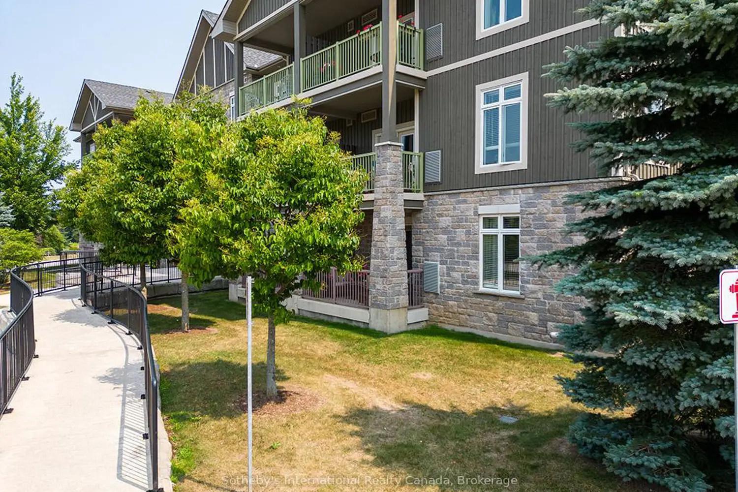 27 Beaver Street 101 photo 2