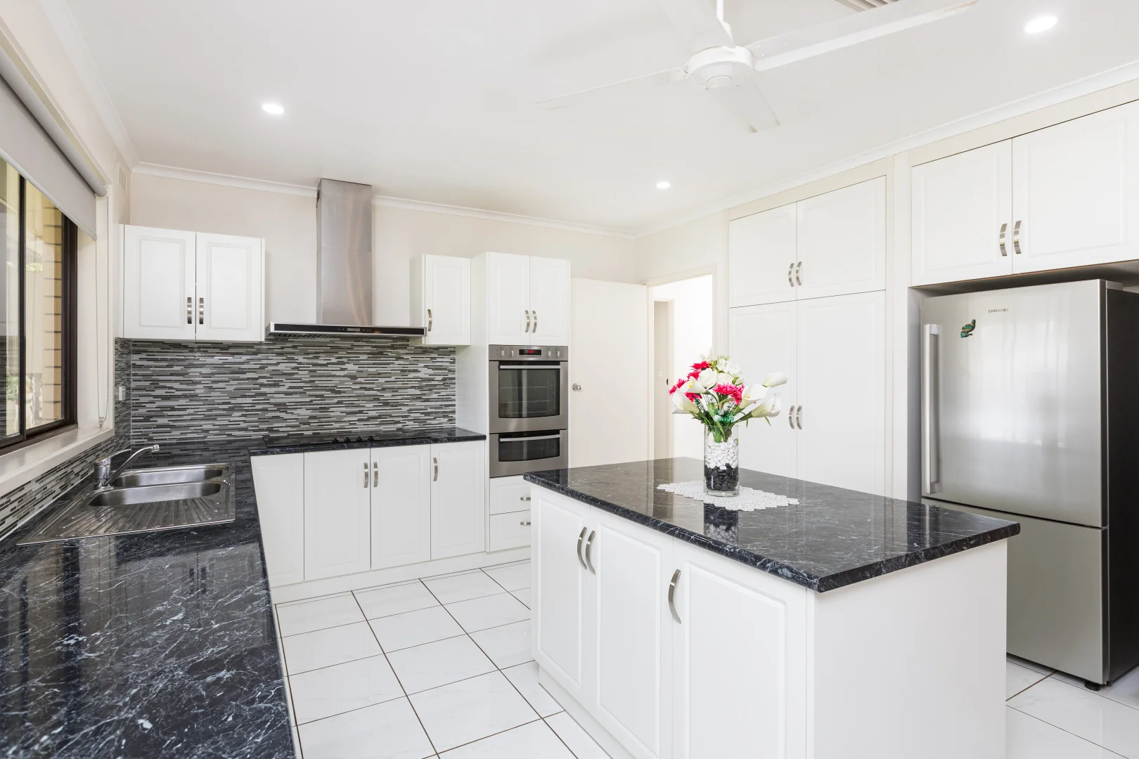 16 The Boulevard, Mildura VIC 3500 photo 4