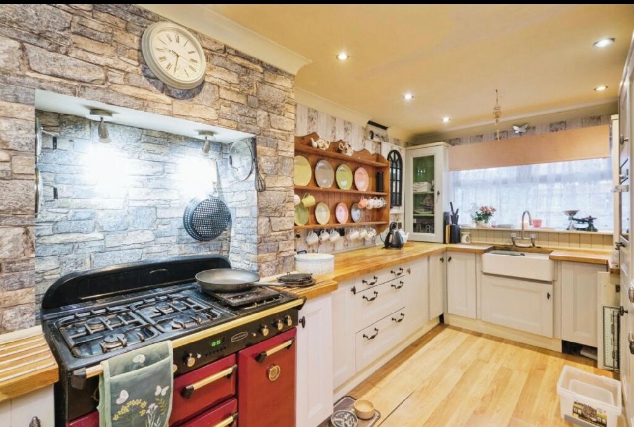 4 Bed Terraced House, Ainsdale Gardens, B24, N1 7GU photo 2