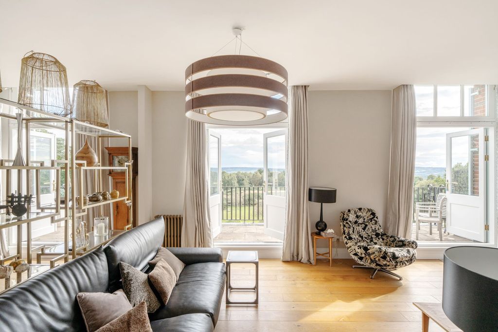 Additional image 5 of 3 bed flat for saleKings Drive, Midhurst GU29