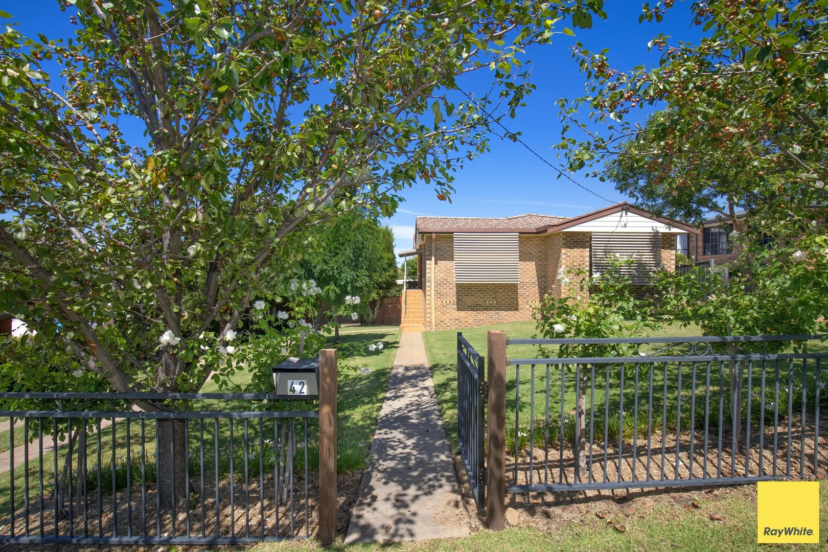 42 Gordon Street, Inverell NSW 2360