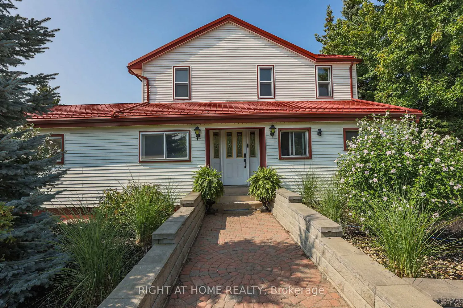 1027 Niagara Stone Road photo 3
